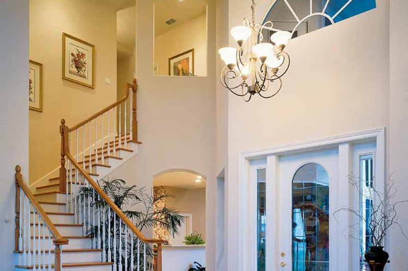 Dream House Plan - Interior - Entry for Mediterranean House Plan #930-50 - 4 bed, 3.5 bath