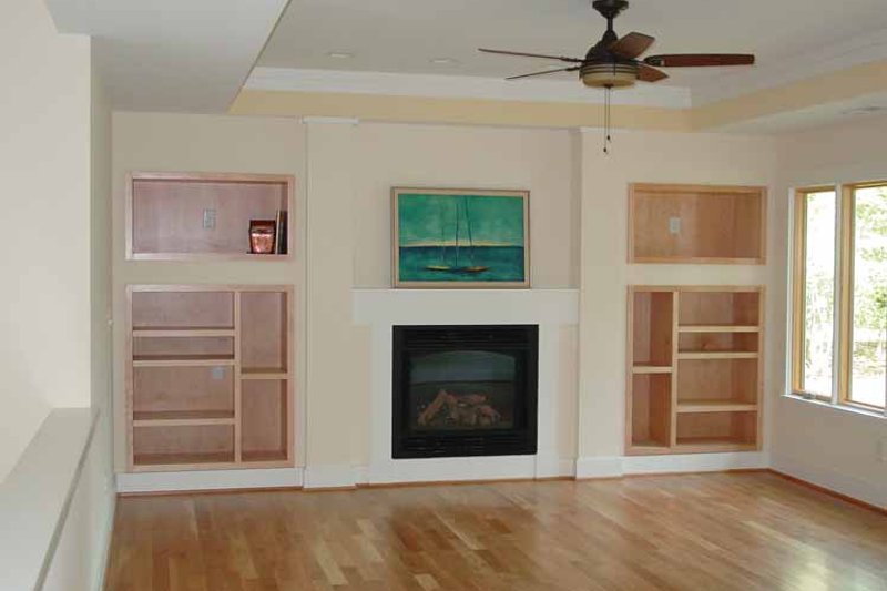 Dream House Plan - Interior - Family Room 2 for Ranch House Plan #939-8 - 3 bed, 2.5 bath