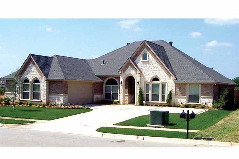 Home Plan - Traditional Exterior - Front Elevation Plan #84-696