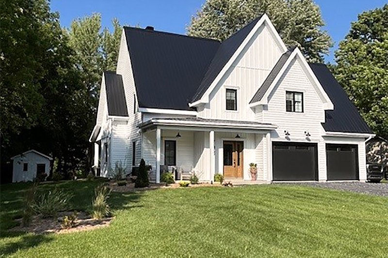 House Blueprint - Farmhouse Photo Plan #23-2841
