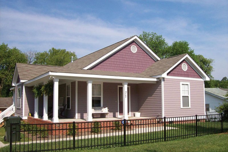 Architectural House Design - Craftsman Exterior - Front Elevation Plan #936-29