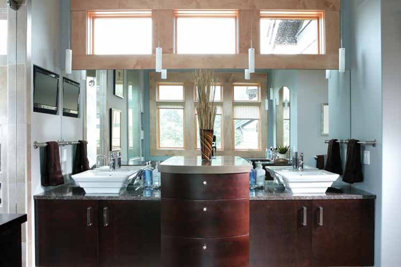 Dream House Plan - Interior - Master Bathroom for Prairie House Plan #928-62 - 4 bed, 4 bath