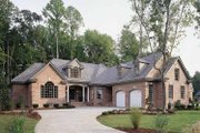 Traditional Style House Plan - 4 Beds 2.5 Baths 2625 Sq/Ft Plan #929-177 