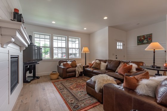 Photo 4 for Craftsman House Plan #1070-98 - 3 bed, 2 bath