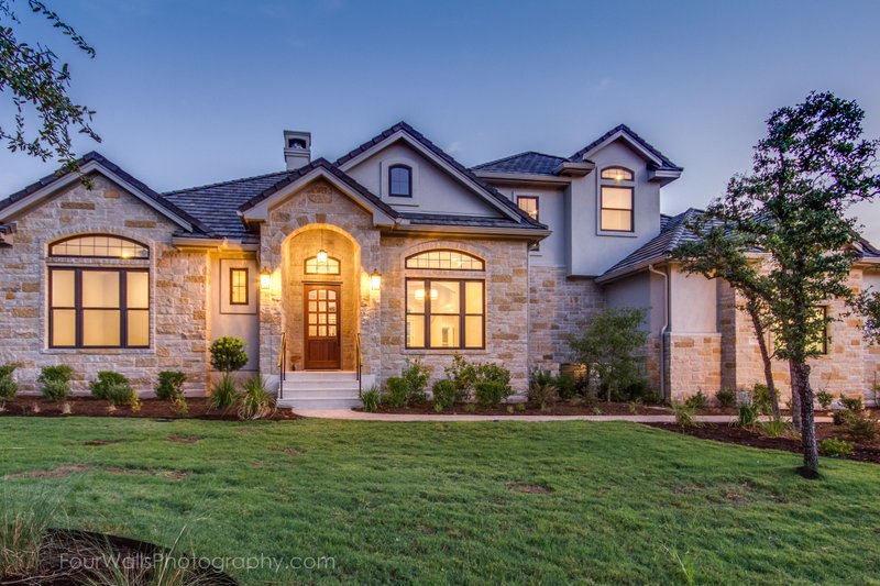 Dream House Plan - Traditional Exterior - Front Elevation Plan #935-25