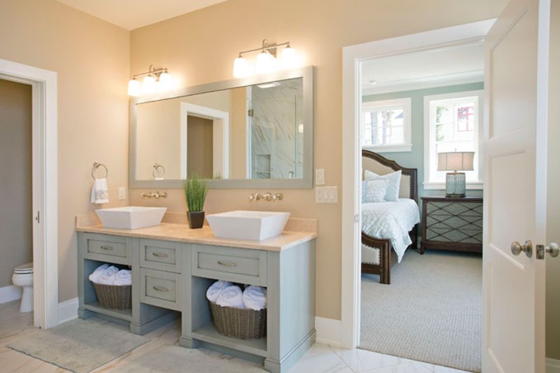 Home Plan - Interior - Master Bathroom 1 for Craftsman House Plan #928-268 - 3 bed, 3.5 bath