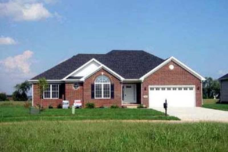 Ranch Style House Plan - 3 Beds 2 Baths 1475 Sq/Ft Plan #412-107