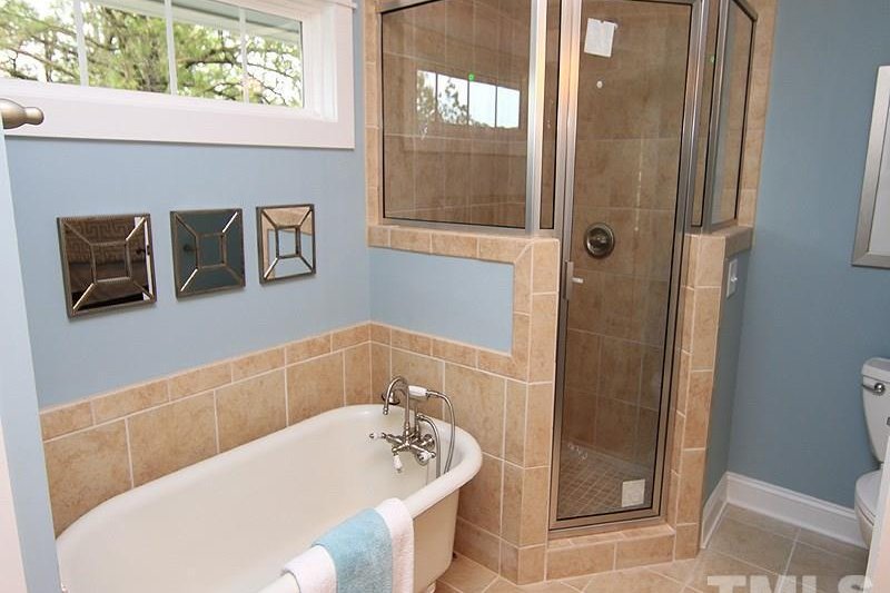 Architectural House Design - Interior - Master Bathroom for Craftsman House Plan #79-346 - 3 bed, 2.5 bath