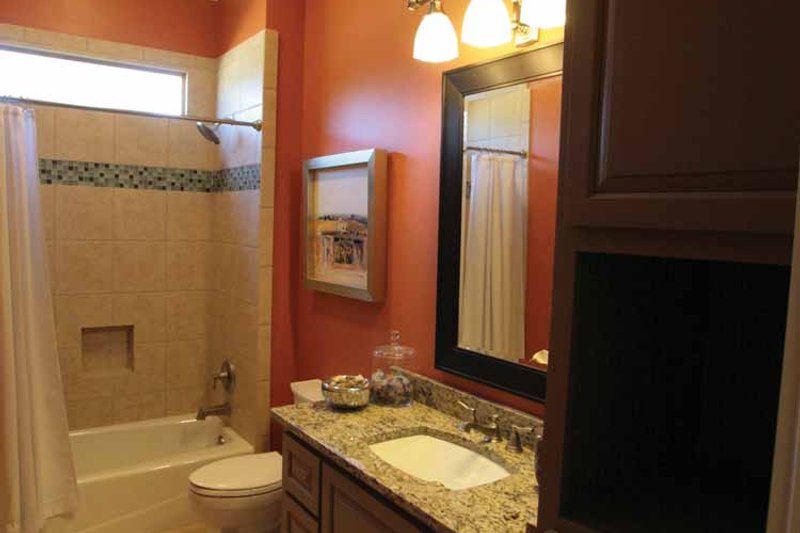 House Plan Design - Interior - Bathroom 1 for Craftsman House Plan #37-279 - 5 bed, 4 bath