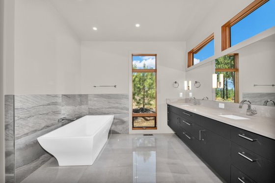 Interior - Master Bathroom 1 for Modern House Plan #892-45 - 4 bed, 4.5 bath