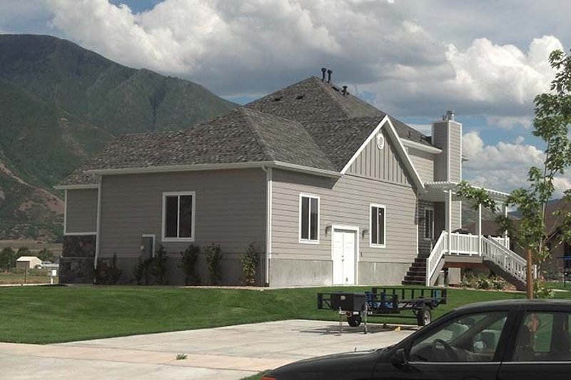 Dream House Plan - Exterior - Rear Elevation for Traditional House Plan #1060-8 - 5 bed, 4 bath