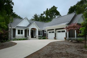 Craftsman Exterior - Front Elevation Plan #928-390