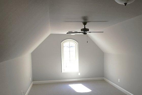 Interior - Other 7 for Country House Plan #437-81 - 4 bed, 4.5 bath