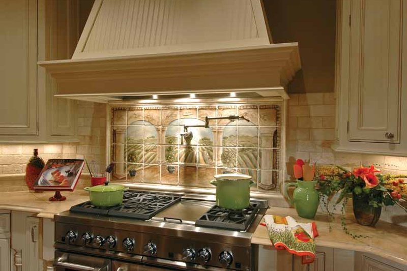 Dream House Plan - Interior - Kitchen 5 for Craftsman House Plan #132-353 - 4 bed, 5 bath
