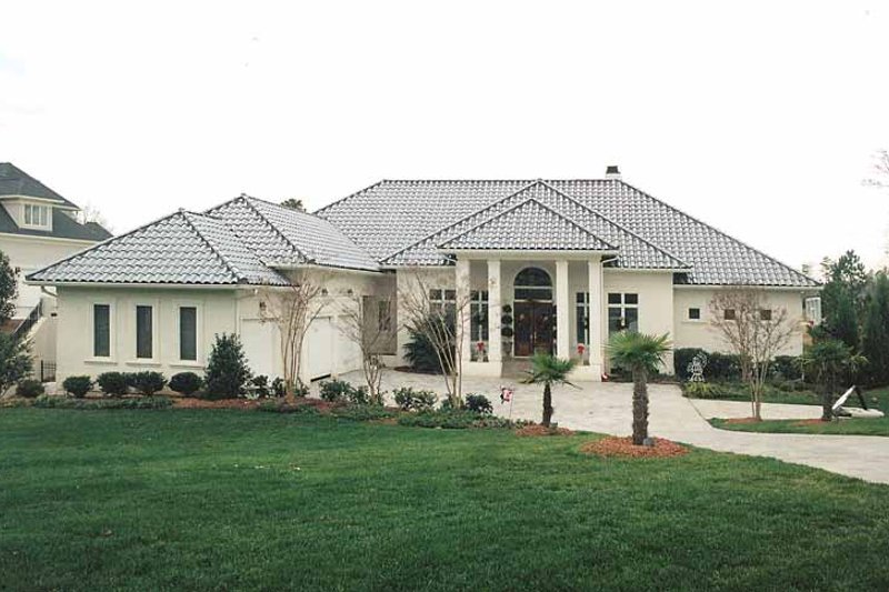 Dream House Plan - Mediterranean Exterior - Front Elevation Plan #453-177