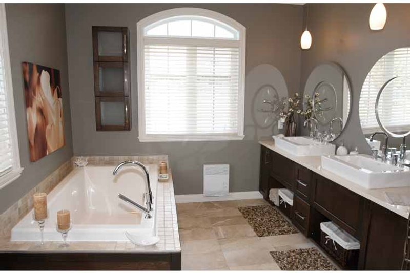 Home Plan - Interior - Master Bathroom for European House Plan #23-2547 - 3 bed, 1.5 bath