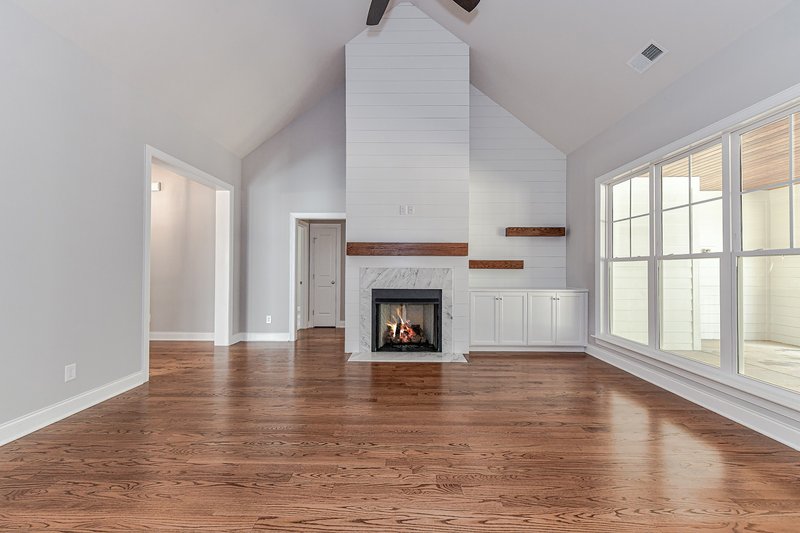Dream House Plan - Interior - Family Room for Craftsman House Plan #430-140 - 3 bed, 2.5 bath