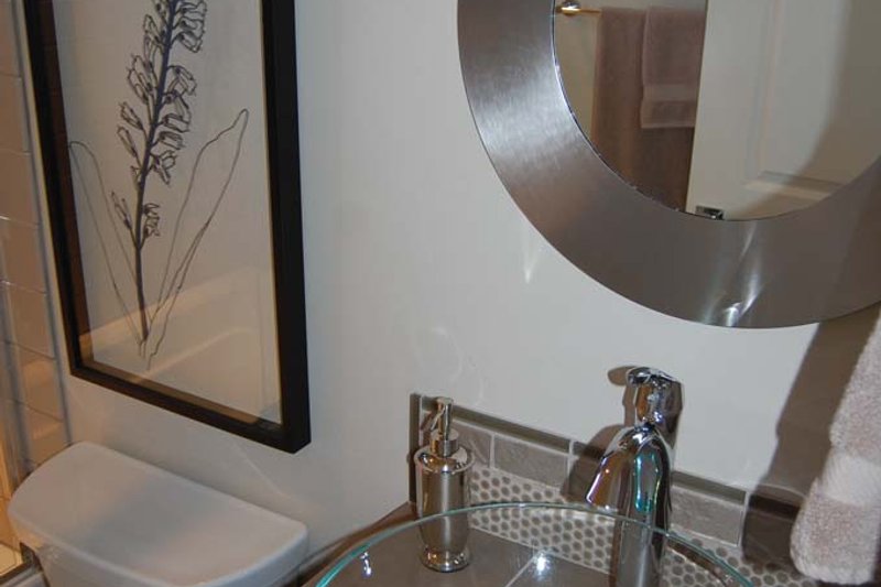 Architectural House Design - Interior - Bathroom for Prairie House Plan #895-78 - 4 bed, 3 bath