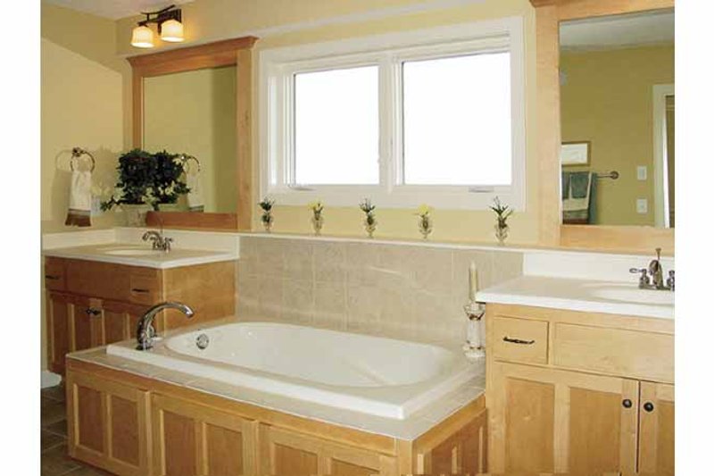 House Blueprint - Interior - Bathroom for Craftsman House Plan #320-1006 - 4 bed, 2.5 bath