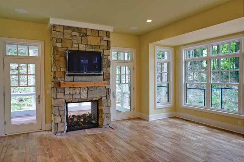 Home Plan - Interior - Family Room for Craftsman House Plan #928-71 - 3 bed, 4.5 bath