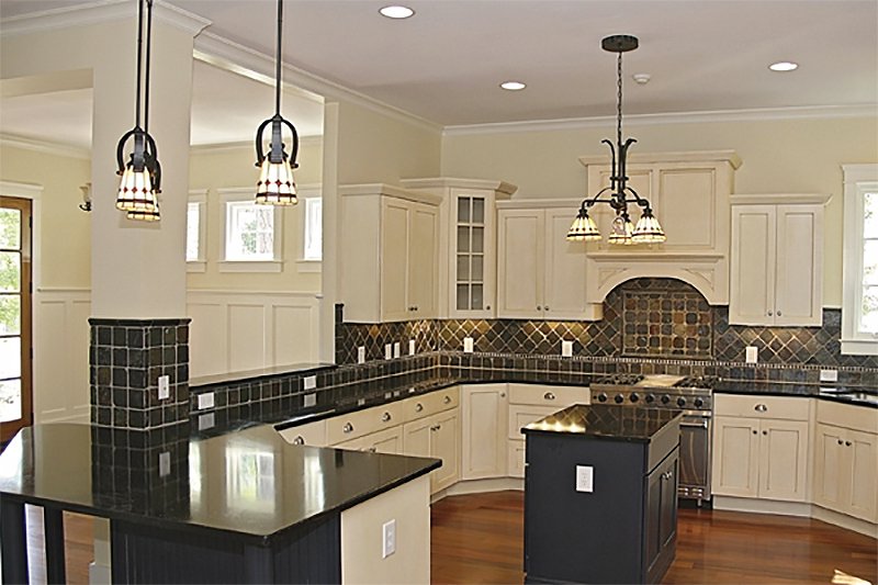 Dream House Plan - Interior - Kitchen for Craftsman House Plan #453-9 - 4 bed, 2.5 bath