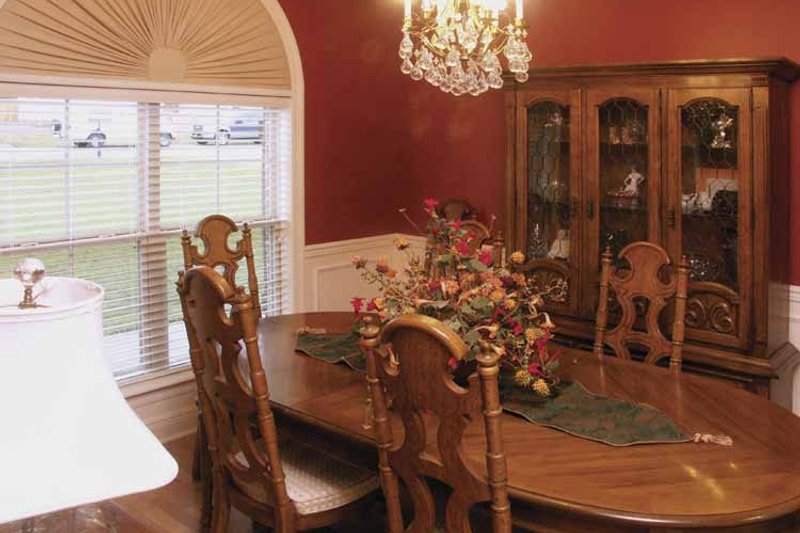 Home Plan - Interior - Dining Room for Traditional House Plan #21-422 - 3 bed, 2.5 bath