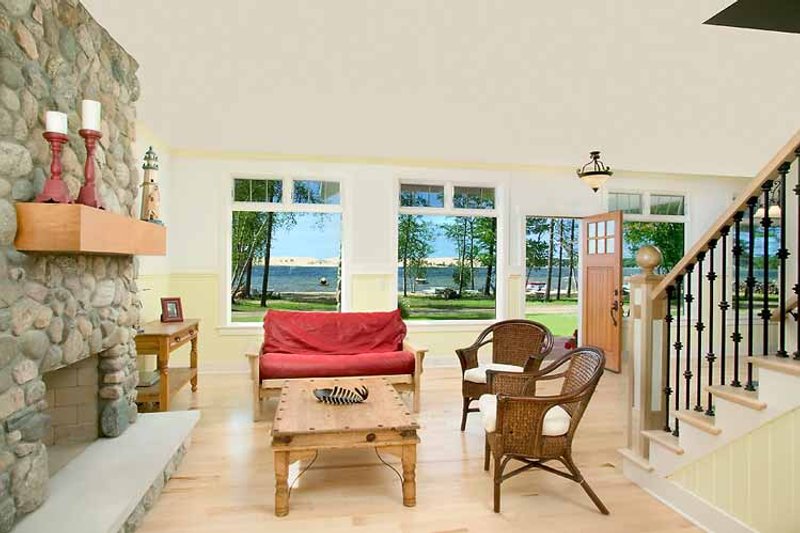 Home Plan - Interior - Family Room for Craftsman House Plan #928-90 - 3 bed, 2 bath