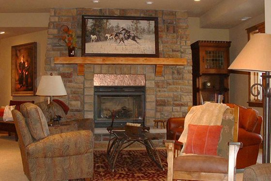 Interior - Family Room for Craftsman House Plan #942-16 - 5 bed, 6.5 bath