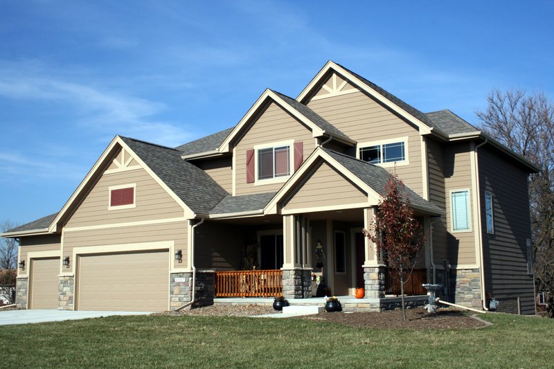 Dream House Plan - Craftsman Exterior - Front Elevation Plan #20-2328