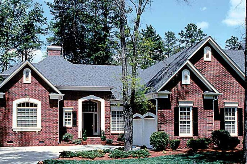 Dream House Plan - Traditional Exterior - Front Elevation Plan #453-97