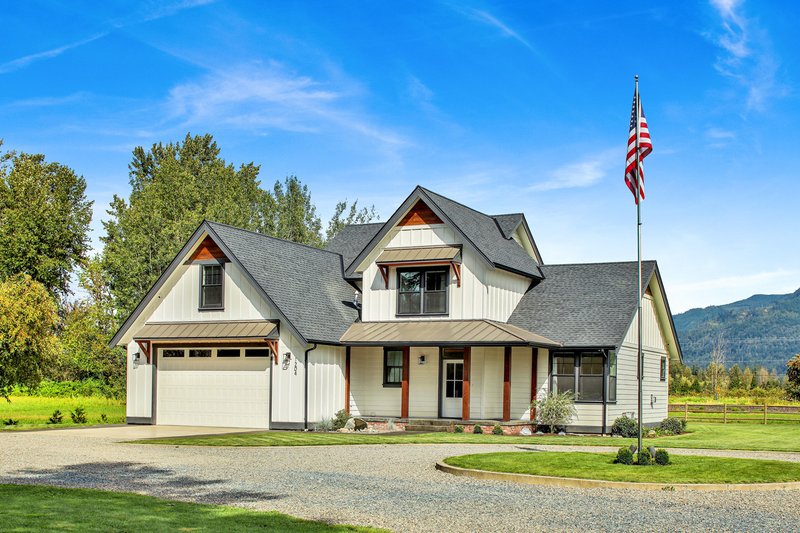 Home Plan - Farmhouse Exterior - Front Elevation Plan #1070-16