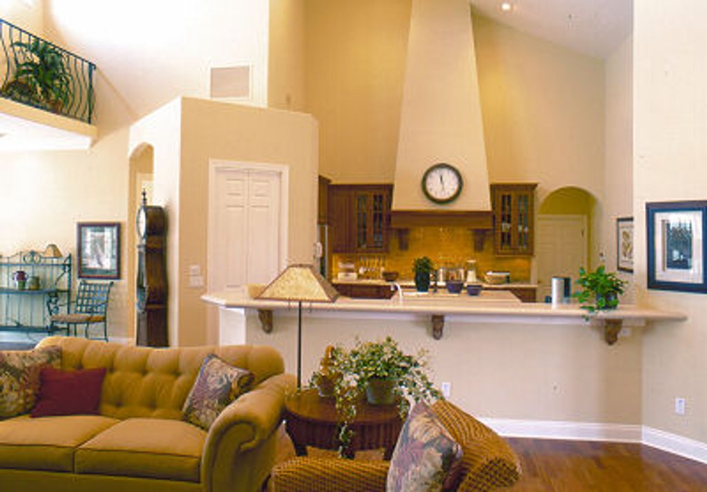 Photo 5 for Traditional House Plan #417-385 - 4 bed, 4 bath