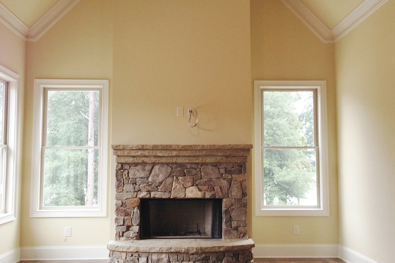 Dream House Plan - Interior - Family Room 1 for European House Plan #437-58 - 3 bed, 3 bath