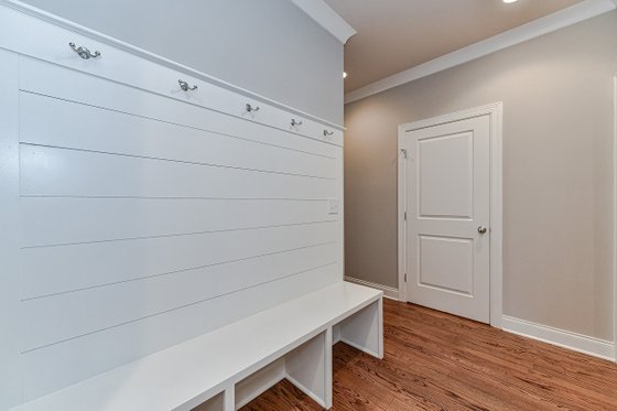 Interior - Laundry for Craftsman House Plan #430-140 - 3 bed, 2.5 bath