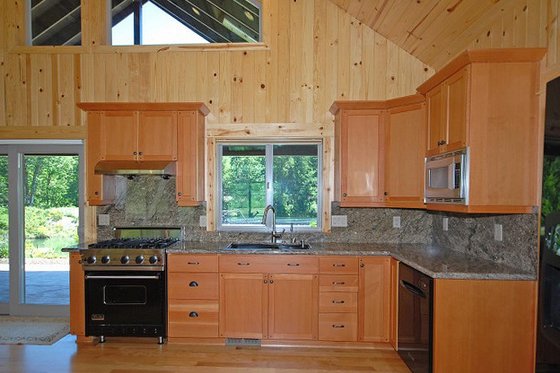 Ranch style country home kitchen
