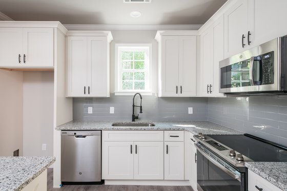 Interior - Kitchen 1 for Farmhouse House Plan #20-2539 - 3 bed, 2.5 bath