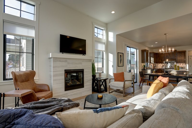Dream House Plan - Interior - Family Room for Farmhouse House Plan #895-136 - 3 bed, 2 bath