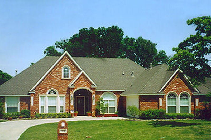 House Blueprint - European Exterior - Front Elevation Plan #84-252