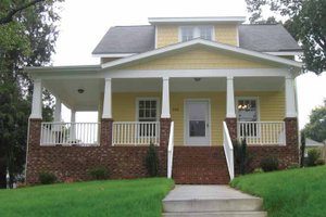 House Blueprint - Craftsman Exterior - Front Elevation Plan #936-14