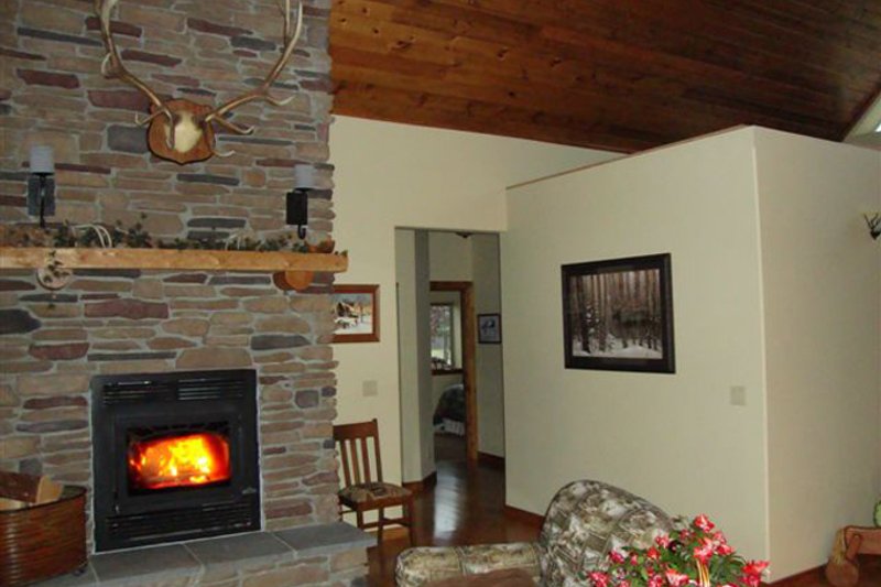 Dream House Plan - Interior - Family Room for Contemporary House Plan #117-849 - 3 bed, 2.5 bath