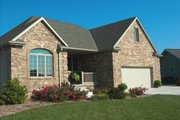 Traditional Style House Plan - 3 Beds 2 Baths 1335 Sq/Ft Plan #20-2371 