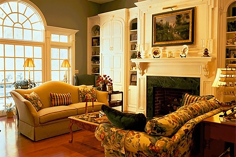 Dream House Plan - Interior - Family Room for Southern House Plan #137-116 - 4 bed, 3.5 bath