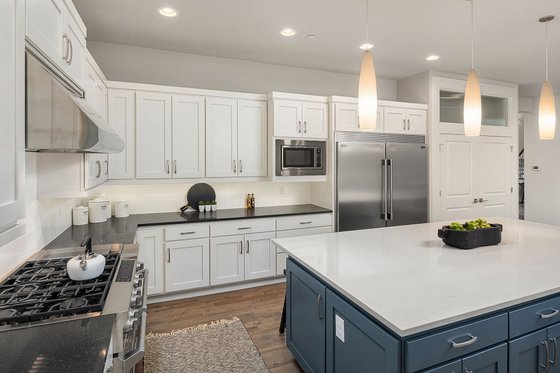 Interior - Kitchen for Contemporary House Plan #1066-14 - 5 bed, 4.5 bath