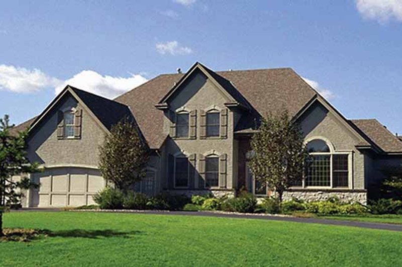 Dream House Plan - Traditional Exterior - Front Elevation Plan #51-777