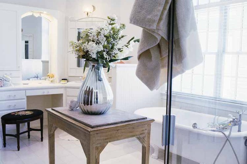 House Plan Design - Classical Interior - Bathroom Plan #71-146