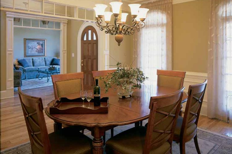 House Plan Design - Interior - Dining Room for Traditional House Plan #927-573 - 4 bed, 3.5 bath