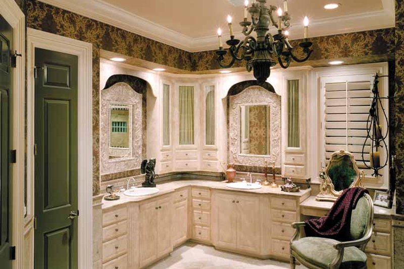 Home Plan - Interior - Bathroom 1 for Mediterranean House Plan #453-383 - 5 bed, 5.5 bath