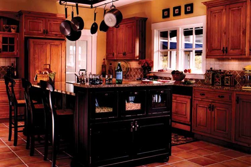 Dream House Plan - Interior - Kitchen for Traditional House Plan #928-46 - 4 bed, 3.5 bath