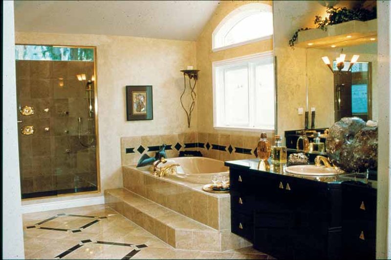 Home Plan - Interior - Bathroom for Mediterranean House Plan #47-895 - 4 bed, 3 bath