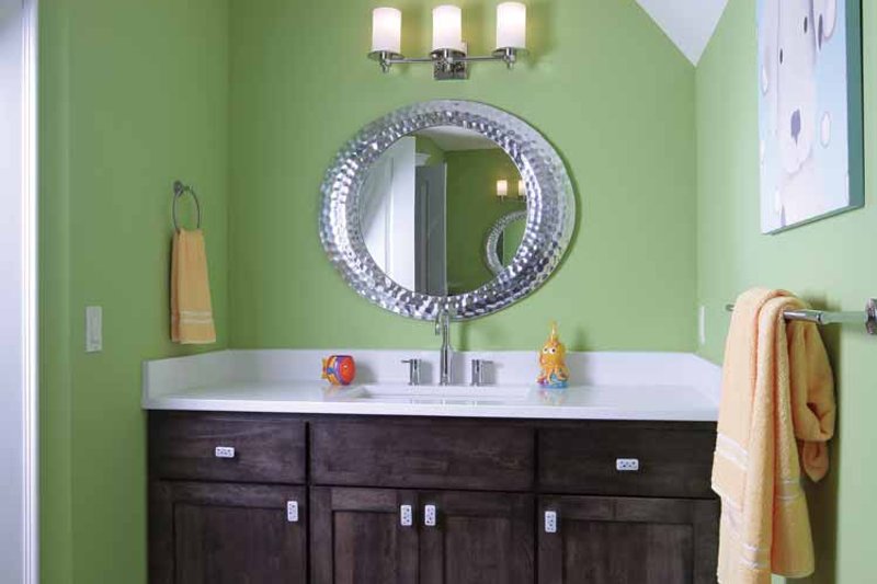 House Design - Interior - Bathroom 1 for Craftsman House Plan #928-32 - 4 bed, 3.5 bath